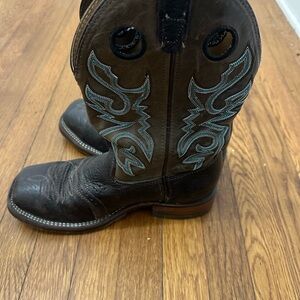 Double H Steel Toe Cowboy boots. Size 8 EE but fit a little bigger.